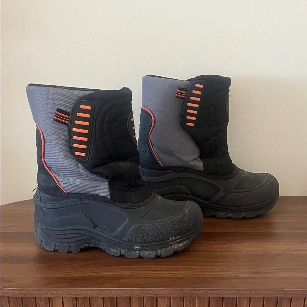 Kids Black and Gray Winter Boots Size 3